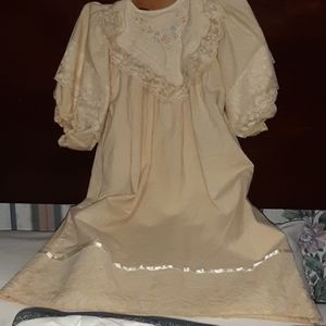 Girls dress/nightgown - Vintage style Novelty